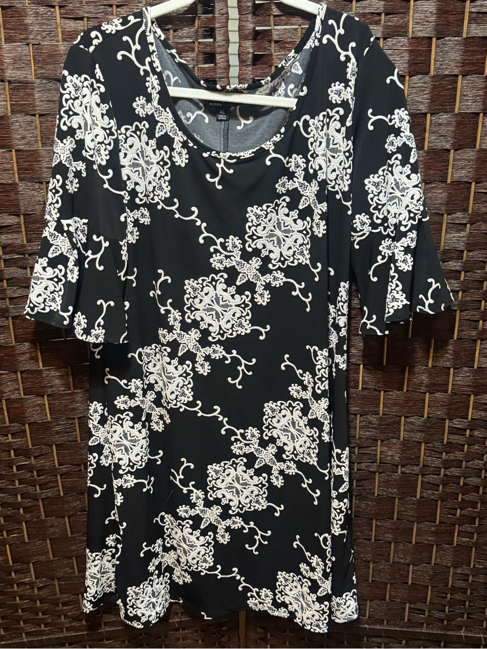 Ronni Nicole XL black and white dress
